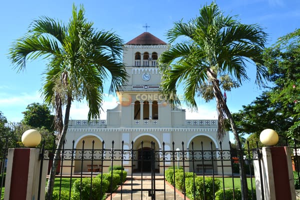 Iglesia del Santo Cristo de Bayaguana