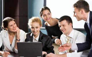 Cómo Llevarse Bien con los Compañeros de Trabajo